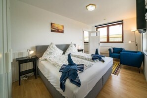 1 quarto, Wi-Fi de cortesia, roupa de cama