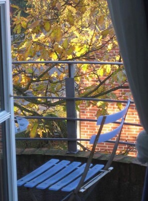 Property grounds - Holiday Home 'Ferienhaus Sommerlust' with Private Garden, Balcony and Wi-Fi (Borkum)