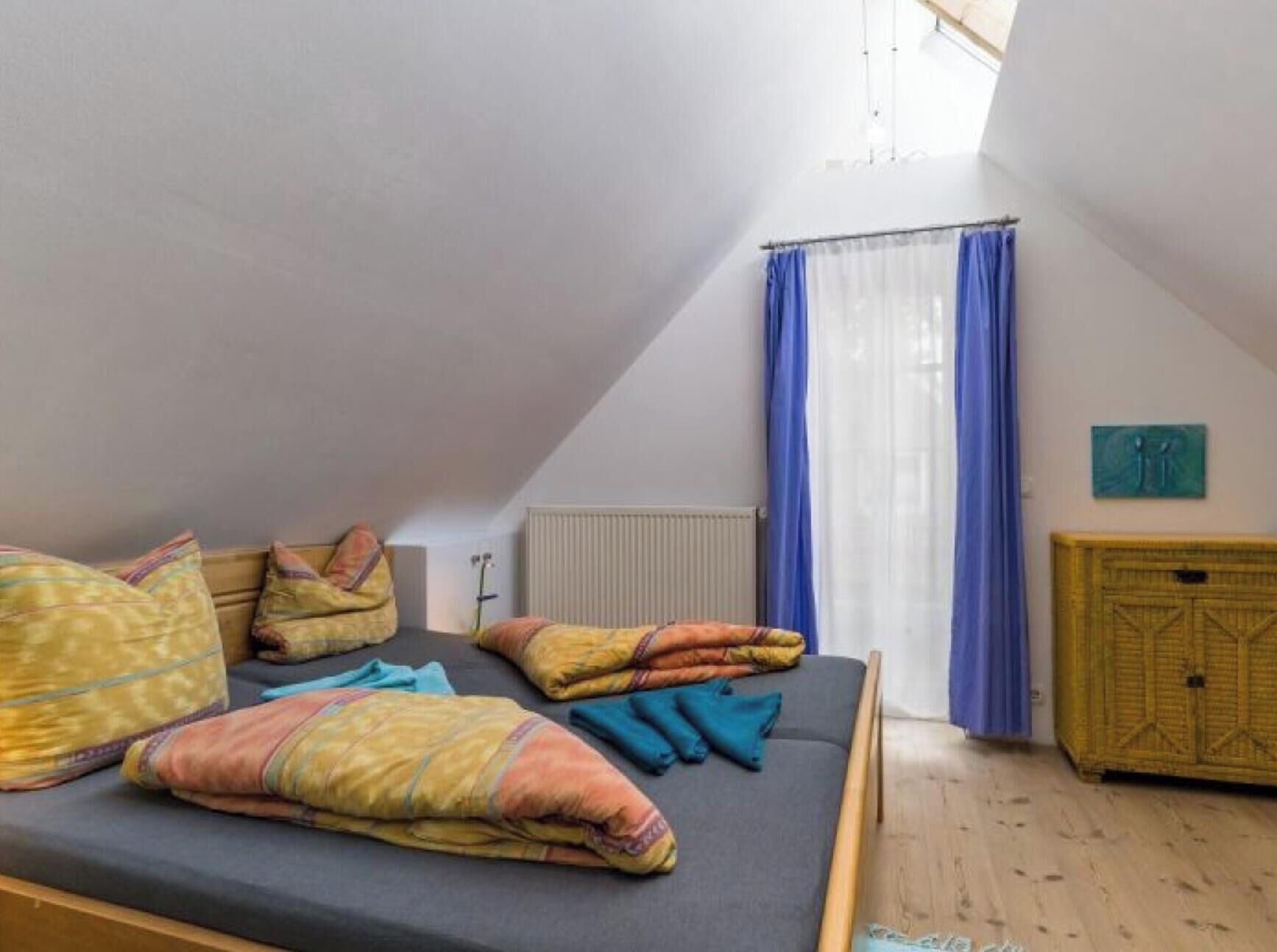 3 bedrooms, free WiFi, bed sheets