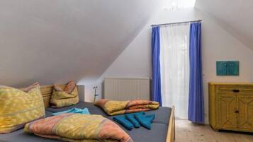 3 bedrooms, free WiFi, bed sheets