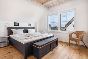 3 bedrooms, free WiFi, bed sheets - Holiday Home 'Maison Mer Baltique' with Sea View, Private Terrace and Wi-Fi (Dranske)