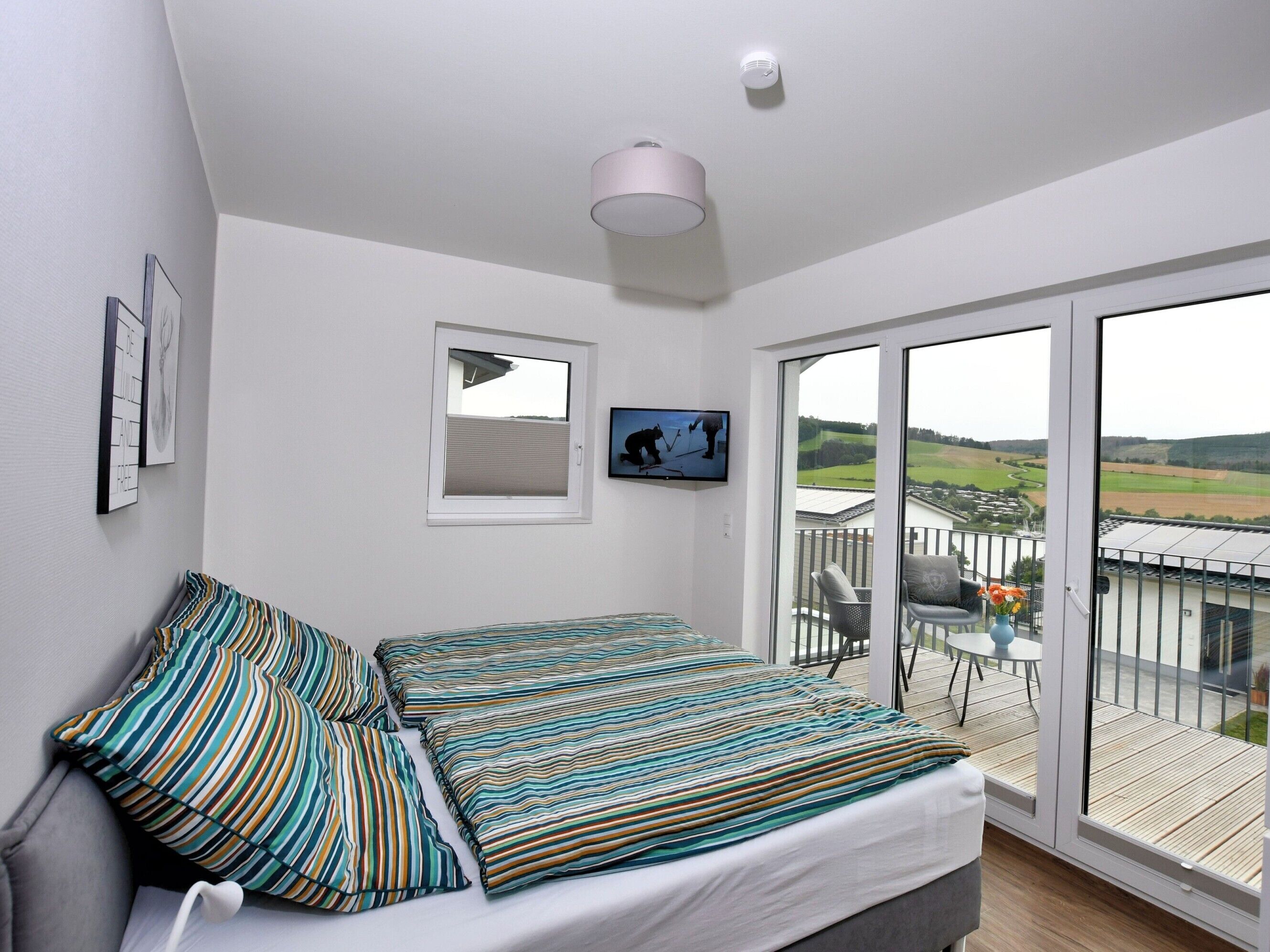 2 bedrooms, iron/ironing board, free WiFi