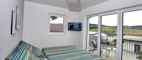 2 عدّة غرف نوم ومكواة/لوح كي وواي فاي مجانًا