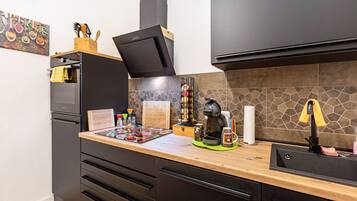 Kühlschrank, Ofen, Herdplatte, Geschirrspüler