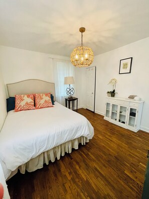 3 bedrooms, desk, iron/ironing board, travel cot