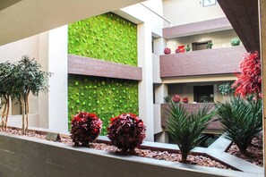 Interior - Spacious 3-bedroom apartment with 2xAC, WiFi in superb Skopje (Skopje)