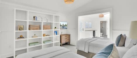 4 bedrooms, iron/ironing board, free WiFi, bed sheets