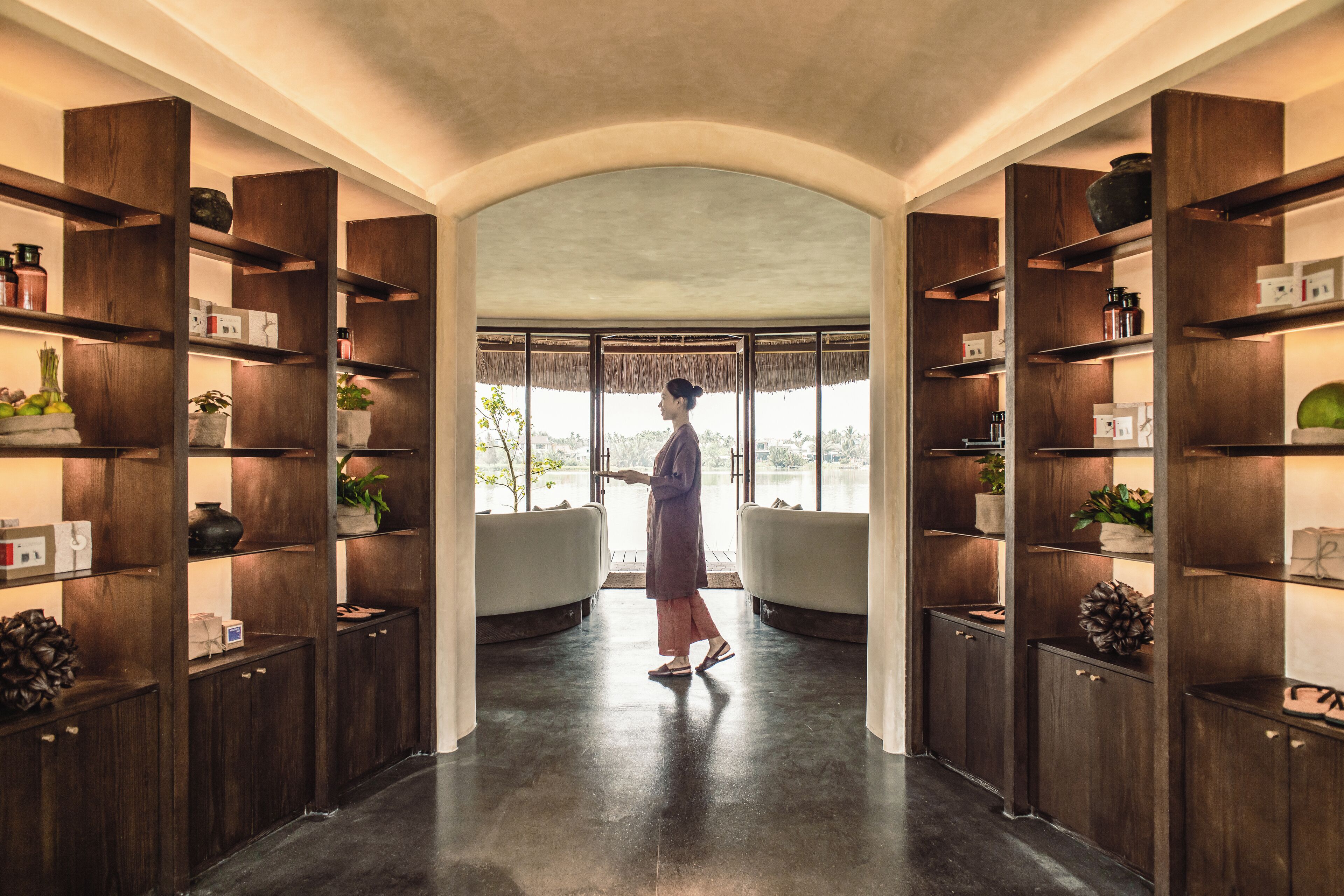 Body treatments, body scrubs, facials