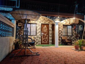 Living area - Prion Villa (Daman)