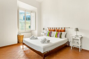 3 chambres, fer et planche à repasser, Wi-Fi, draps fournis