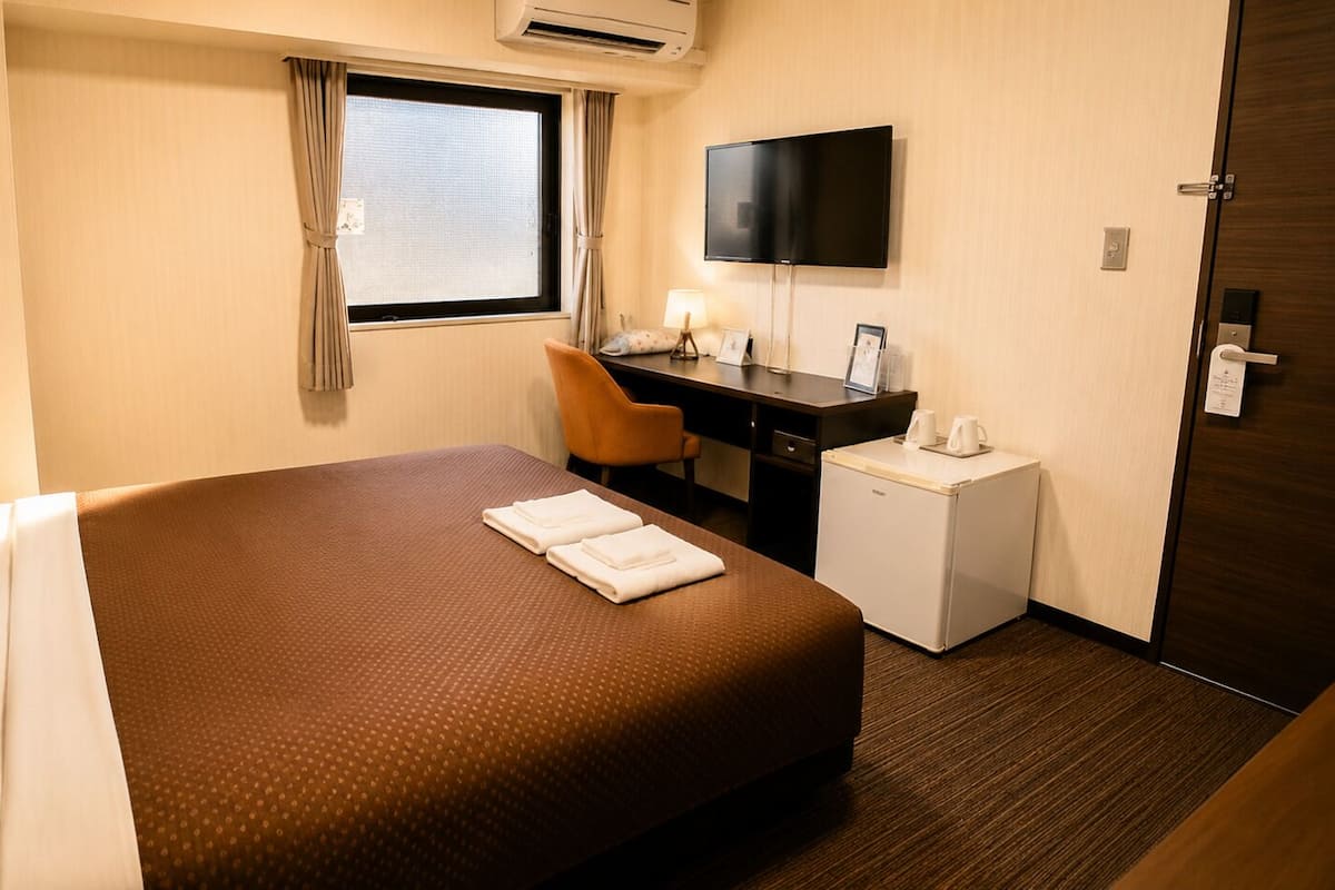 Laptop workspace, free WiFi