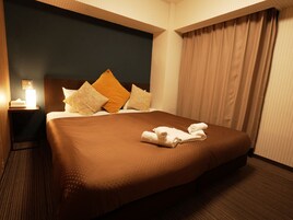 Espacio para trabajar con laptop y wifi gratis 