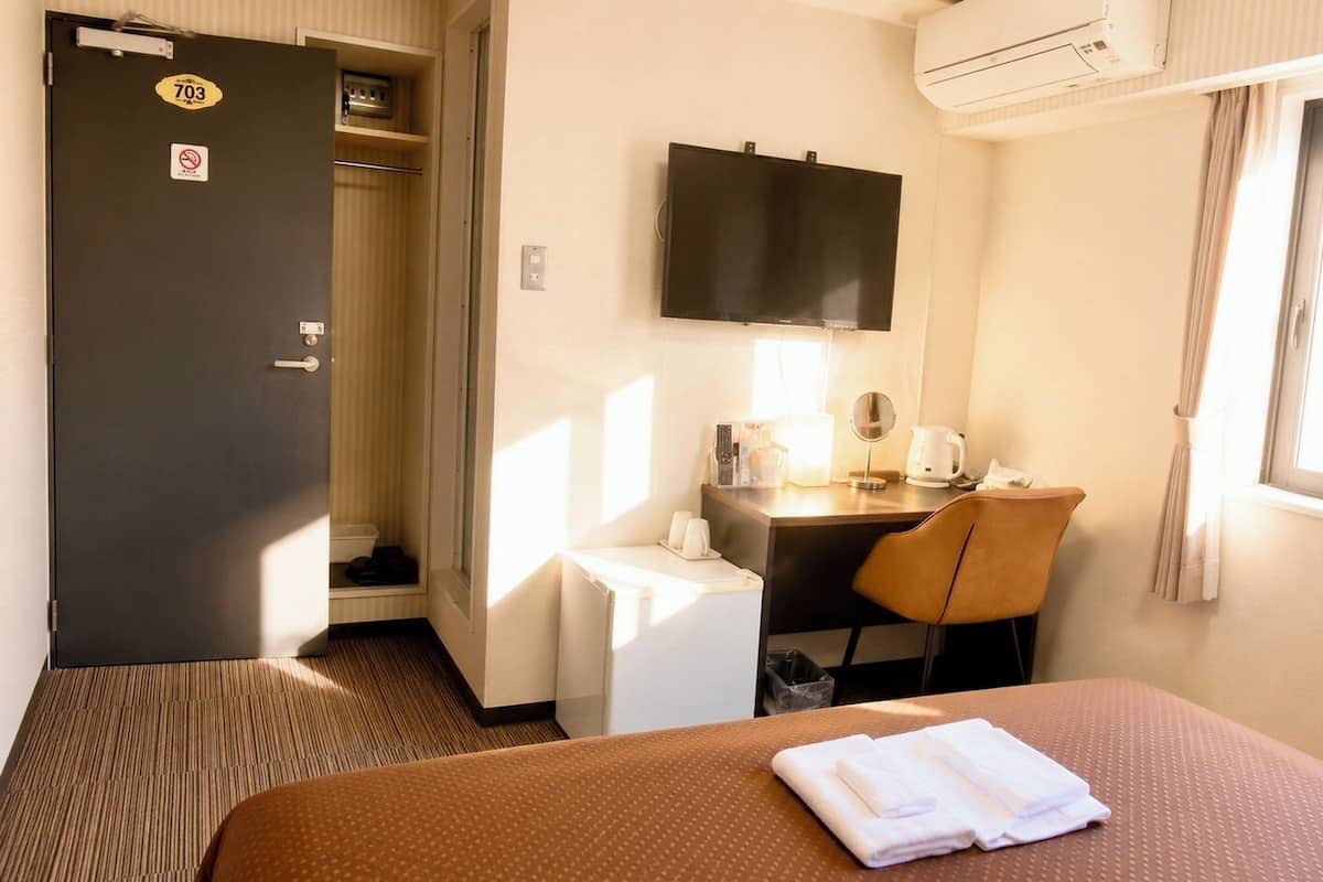 Laptop workspace, free WiFi