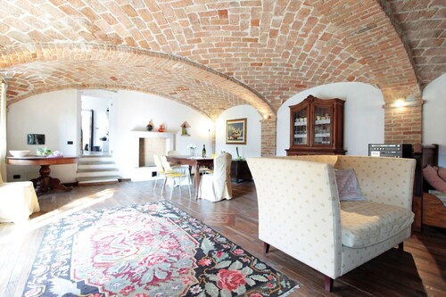 Beautiful  villa for 6 guests with WIFI, private pool, TV, veranda and panoramic view