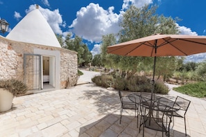 Outdoor dining - 4078 Trullo Lui di Borgo Paoli (Ostuni)