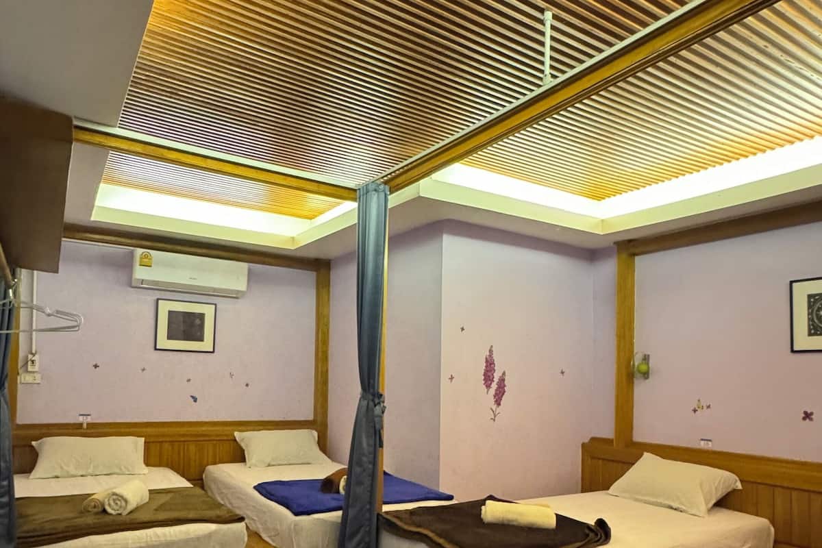Basic Shared Dormitory, Men only, Non Smoking