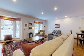 Unclassified image, 4 of 16, button