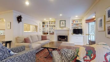 Televisión, chimenea