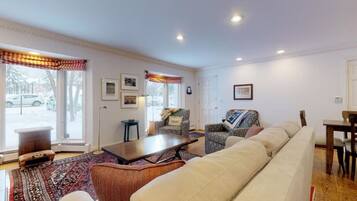 Televisión, chimenea