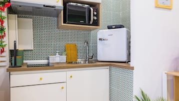 Apartamento conforto, 1 cama Queen e sofá-cama, para não fumantes, sacada | Cozinha privada | Chaleira elétrica, torradeira