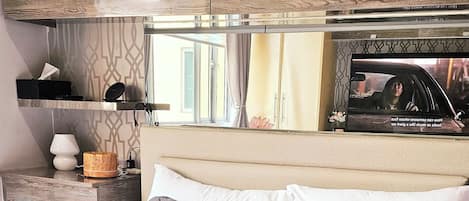 1 bedroom, desk, iron/ironing board, free WiFi