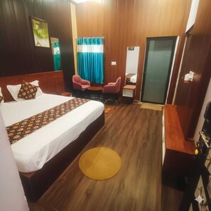Room 102 | Free WiFi - Attithi guest house (Shri Madhopur)