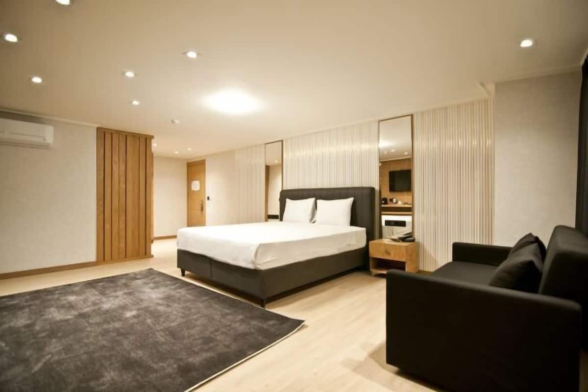 Literie hypoallergénique, couette en duvet d'oie, minibar