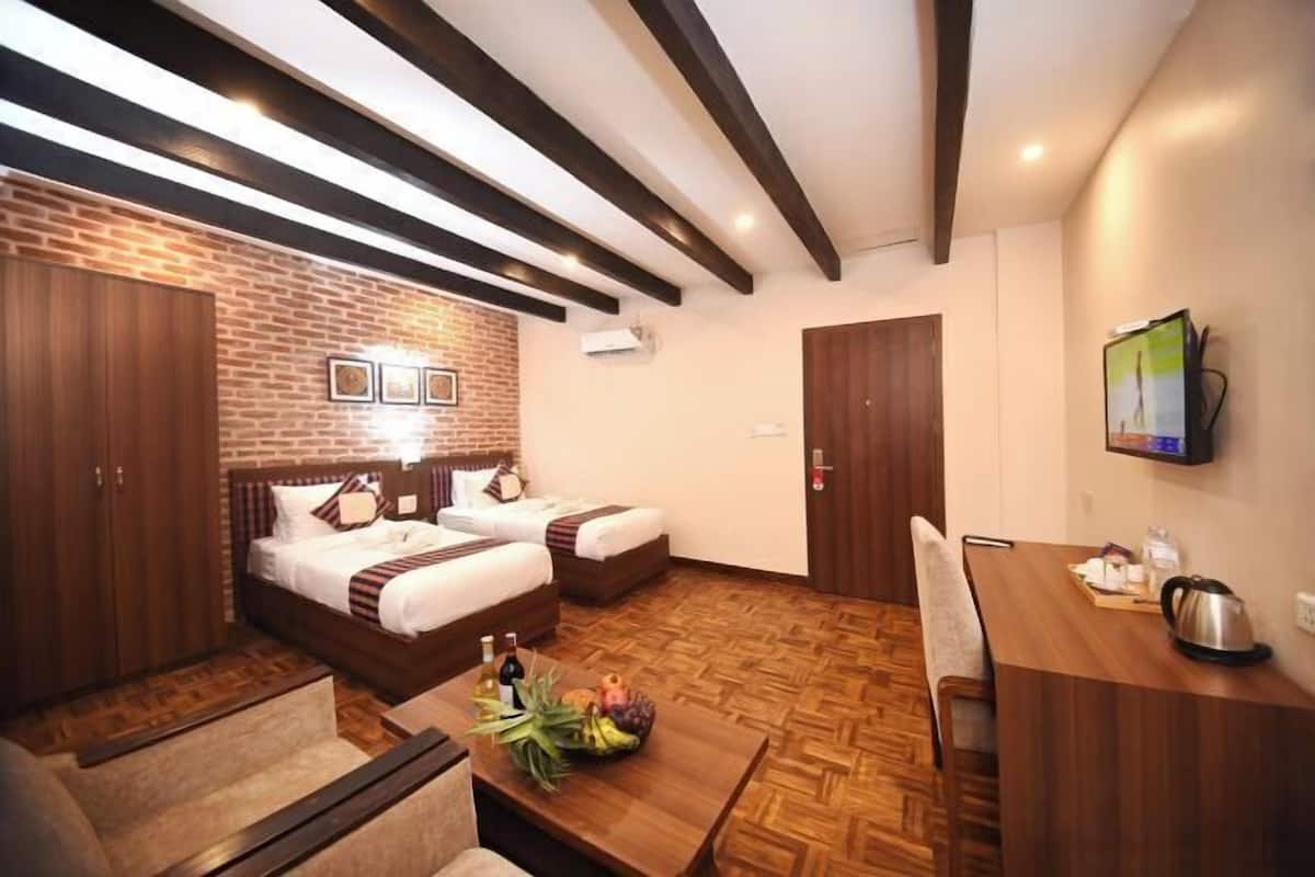 Minibar, escritorio, espacio para trabajar con un portátil