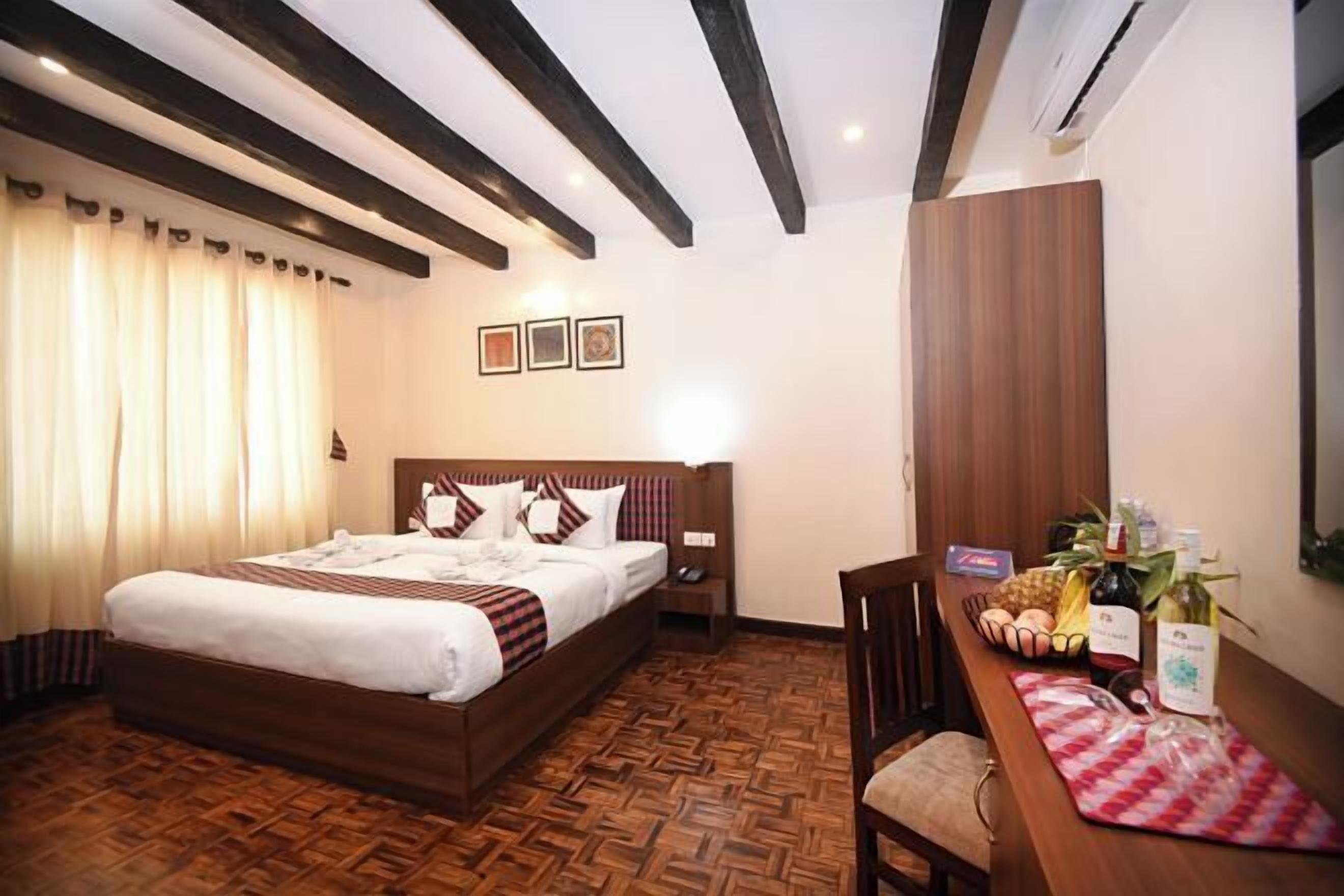 Minibar, Schreibtisch, laptopgeeigneter Arbeitsplatz