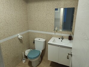 Shower, hair dryer, towels, soap - 2 habitaciones, terraza privada y soleada, minutos del centro histórico (Jerez de la Frontera)