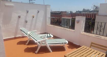 Terraza privada y soleada, aire, minutos del centro histórico