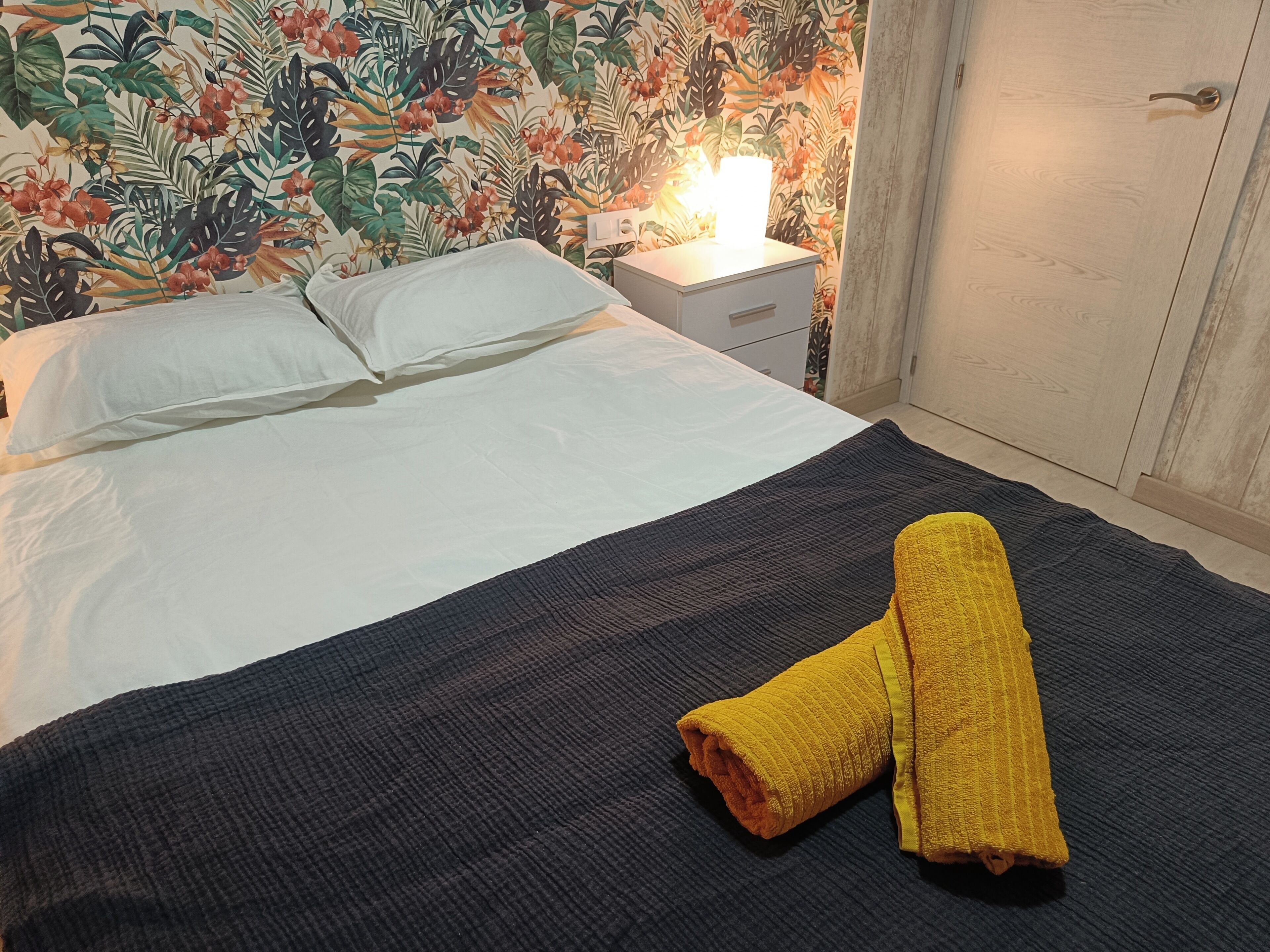 2 slaapkamers, een strijkplank/strijkijzer, gratis wifi, beddengoed