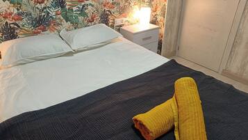 2 slaapkamers, een strijkplank/strijkijzer, gratis wifi, beddengoed