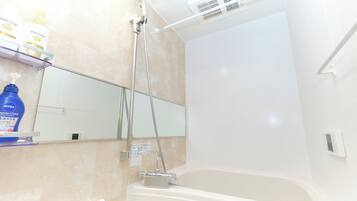 B (3-person), Non Smoking | Bathroom | Combined shower/tub, free toiletries, hair dryer, slippers