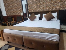 Standard Room | Desk, free WiFi