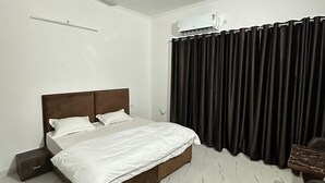 Desk - Hotel CDS Residency (Greater Noida)
