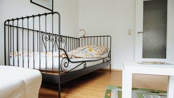 2 Schlafzimmer, BĂŒgeleisen/BĂŒgelbrett, Reisekinderbett, kostenloses WLAN