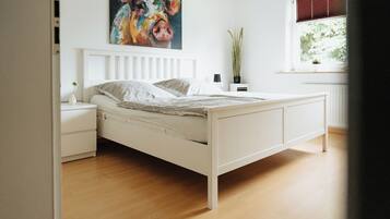 2 Schlafzimmer, BĂŒgeleisen/BĂŒgelbrett, Reisekinderbett, kostenloses WLAN