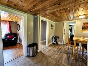 Interior - Cozy & Convenient Home Near The University/Bangor (Old Town)