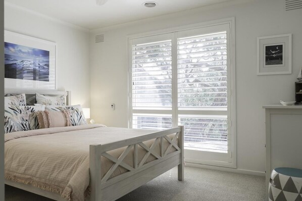 3 soverom, strykejern/-brett, internettilgang og sengetøy