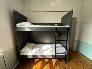 Free WiFi - Sunny Hostel (Osh)