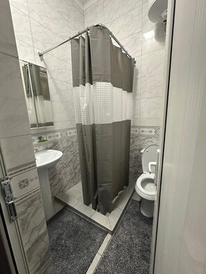 基本三人房, 男女混合宿舍 | 免費 Wi-Fi