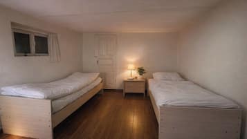 Double or Twin Room, 2 Katil Bujang (Single), Non Smoking | Wi-fi percuma