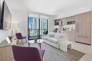 Smart TV - 25th Floor Balcony, Bay & City Views Near Kaseya (Miami)