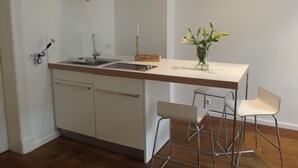 Coffee/tea maker, fridge, electric kettle, high chair - Vacation apartment Schuppen XIII with spacious terrace  (Norderney)