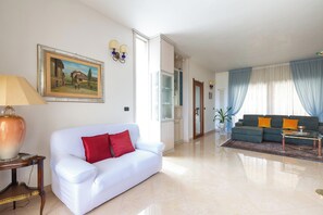 Villa | Living area | Flat-screen TV - 4046 Villa Del Vecchio by Barbarhouse (Ostuni)