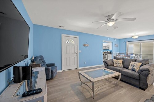 Sea Haven  A - Great 3 BR 2 BA - 3 blocks from the beach