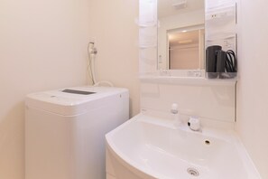 B, 2-person Accomodation, Non Smoking | Bathroom