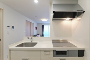 公寓, 无烟房 (A, 2-person) | 私人厨房 | 冰箱、微波炉、炉灶、电热水壶