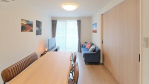 Leilighet, ikke-røyk (B, 2-person) | Oppholdsområde | Flatskjerm-TV